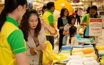 Xuân về và những chiếc khăn kết nối yêu thương
