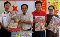 Báo Tuổi Trẻ mang chương trình 'Mùa xuân biển đảo' đến với chiến sĩ nhà giàn