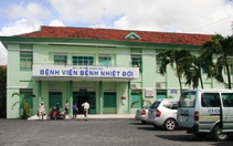 Bệnh nhi Trung Quốc bị cách ly để xét nghiệm virus corona, mẹ 'quậy tưng' bác sĩ