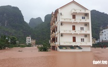 Lũ đang xuống, 185.000 nhà còn ngập trong nước