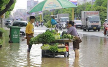 Ngày thứ 3 'chịu trận' triều cường, dân Cần Thơ buôn bán ế ẩm