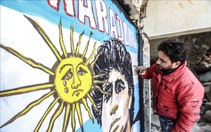 Maradona khiến 'mặt trời rơi lệ' qua tài năng của nghệ sĩ graffiti nổi tiếng