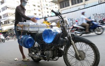 'Biết rồi, khổ lắm, nói mãi' chuyện cái xe máy cà tàng ở Việt Nam