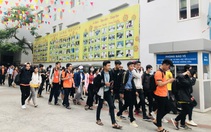 Gần 80.000 sinh viên nghỉ học vì nam tiếp viên và giáo viên tiếng Anh nhiễm COVID-19