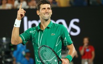 Djokovic 'gây sốt' với clip đánh quần vợt với người hâm mộ giữa đường