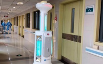 Nỗ lực giảm lây nhiễm, Trung Quốc đưa robot khử trùng tới Vũ Hán