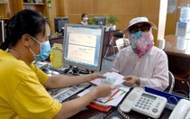 Cụ bà 75 tuổi đi xe ôm đến quyên góp tiền 'Cùng Tuổi Trẻ chống dịch COVID-19'