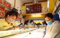 Giá vàng thế giới giảm liên tục, vàng trong nước vẫn trụ ngưỡng 47 triệu đồng/lượng
