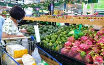 Sau chỉ thị 'cách ly toàn xã hội', siêu thị ở TP.HCM gạo, thịt... vẫn đầy ắp