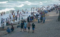 Khác biển Vũng Tàu không bóng người, biển Phan Thiết lại đông vui