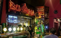 Phi công người Anh ở nhóm tuổi nguy cơ thấp nhưng sao lại bệnh rất nặng?