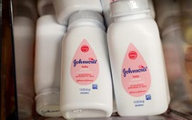 Johnson & Johnson dừng bán phấn rôm ở Mỹ, Canada: Bộ Y tế yêu cầu hãng báo cáo