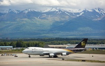Sân bay ở Alaska hẻo lánh bỗng thành sân bay bận rộn nhất thế giới