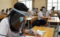 Học sinh trở lại trường, có cần thiết đeo nón tấm chắn?