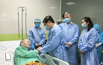 Bệnh nhân phi công người Anh đủ điều kiện rời khu hồi sức tích cực