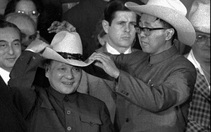 Từ mũ cao bồi của Đặng Tiểu Bình năm 1979 đến lãnh sự quán bị đóng cửa ở Texas