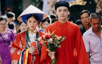 Cô dâu khoác áo Nhật Bình, chú rể diện áo tấc đẹp sững sờ đường rước dâu