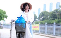 Diệu Nhi đi nhặt, xin chai lọ giúp ông bà cụ nhặt ve chai