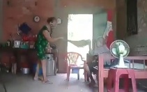 Bắt tạm giam người phụ nữ bạo hành mẹ ruột 'vì không để lại gì'