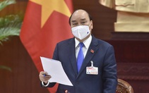 Thủ tướng họp khẩn về COVID-19 ngay tại phòng họp ở Đại hội Đảng XIII