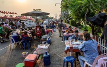 Lào cân bằng giữa phong tỏa và kinh tế