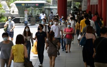 Singapore giãn cách thêm 1 tháng, chi tiền hỗ trợ đến cả người bán hàng rong