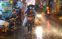 Miền Nam có thể mưa đêm kết hợp triều cường sớm gây ngập đường phố