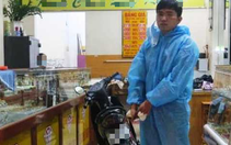 Vàng được giá, dùng dao khống chế bé trai con chủ tiệm vàng trên đường Nguyễn Xí để cướp