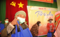 'Có quà của bạn đọc báo, vợ chồng tôi có tiền mua gạo, thịt ăn tết rồi'