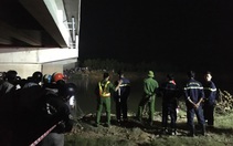 Ôtô va chạm 2 xe máy điện, 2 học sinh văng xuống sông, 1 em tử vong
