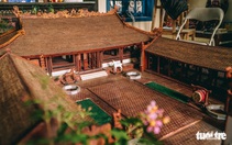 Độc đáo mô hình đình làng bằng gỗ gụ nhỏ nhất Việt Nam