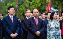 Chủ tịch nước Nguyễn Xuân Phúc dâng hương tưởng nhớ các Vua Hùng
