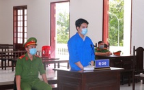 Bị nhắc nhở đậu xe chắn lối đi, dùng gậy đánh chết người