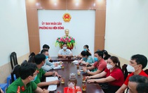 Chủ tịch phường họp để trợ giúp bốn bà cháu nghèo khổ