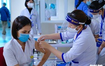 Bộ Y tế tiếp nhận 160 tỉ đồng và 4 triệu liều vắc xin ngừa COVID-19