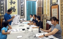Mùa COVID-19: Luyện thư pháp để rèn nhẫn nại kiên trì