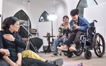 Niềm đam mê nhiếp ảnh trên chiếc xe lăn