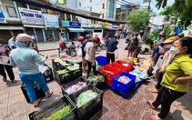 Bất ngờ được mua thịt, cá... giá siêu thị ngay ở vỉa hè TP.HCM