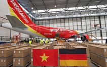 Chuyến bay Vietjet chuyên chở thiết bị y tế viện trợ từ Đức đã về tới Việt Nam