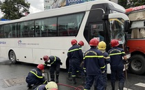 Xe chở bác sĩ va chạm xe công nhân trên đường Trần Hưng Đạo