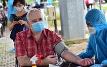 Sở Y tế TP.HCM đề nghị khẩn trương tiêm vắc xin cho người nước ngoài