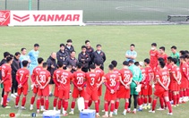Đội tuyển Việt Nam lên đường đến Úc: Chờ đổi mới đội hình