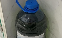 Nữ bác sĩ vừa sợ vừa xúc động khi được tặng... một bình xăng