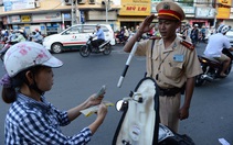 Đề xuất cảnh sát giao thông không phải chào người vi phạm có hành vi cản trở, thiếu văn hóa