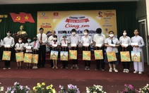 Trao 100 học bổng và 2 suất du học toàn phần cho học sinh Đồng Tháp