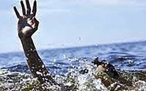 Ra sông chơi, hai chị em song sinh 8 tuổi chết đuối