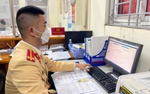 Không cần đến công an tỉnh, huyện, người dân có thể đến công an xã để đăng ký, bấm biển số xe máy