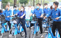 Đạp xe, dọn vệ sinh cùng mừng sinh nhật Đoàn