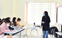 Sinh viên Hà Nội 'chia phe' xin học trực tiếp - trực tuyến