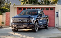 Ford bất lực để đại lý bán xe 'kèm lạc' gấp đôi giá niêm yết